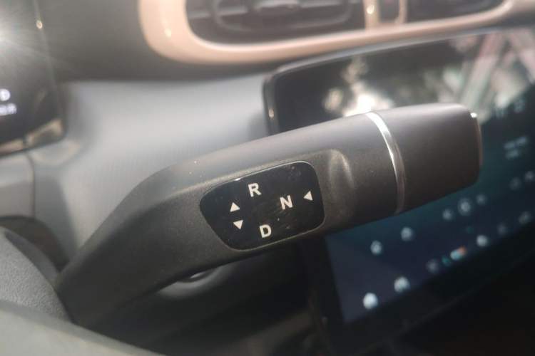 Used Leapmotor T03 2021 400 Luxury Pro Edition Gear Lever