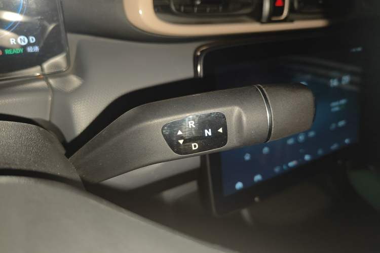 Used Leapmotor T03 2021 400 Luxury Edition Gear Lever
