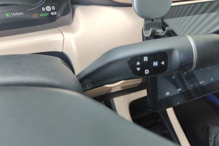 Used Leapmotor T03 2021 400 Comfort Edition Gear Lever