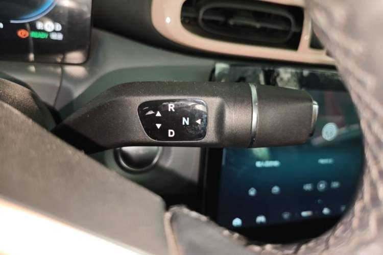 Used Leapmotor T03 2021 400 Luxury Edition Gear Lever