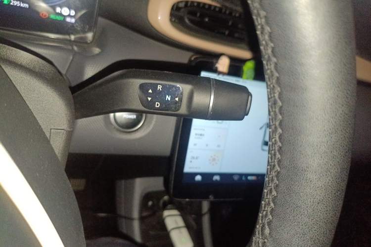 Used Leapmotor T03 2021 400 Comfort Edition Gear Lever