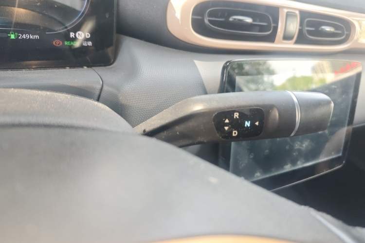 Used Leapmotor T03 2021 400 Luxury Pro Edition Gear Lever