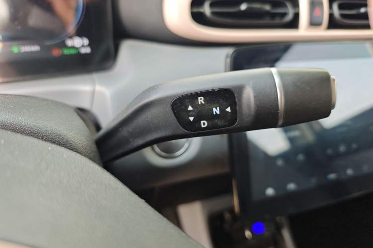 Used Leapmotor T03 2021 400 Luxury Edition Gear Lever