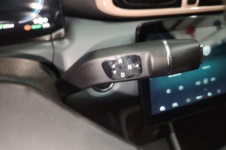 Used Leapmotor T03 2021 400 Comfort Edition Gear Lever