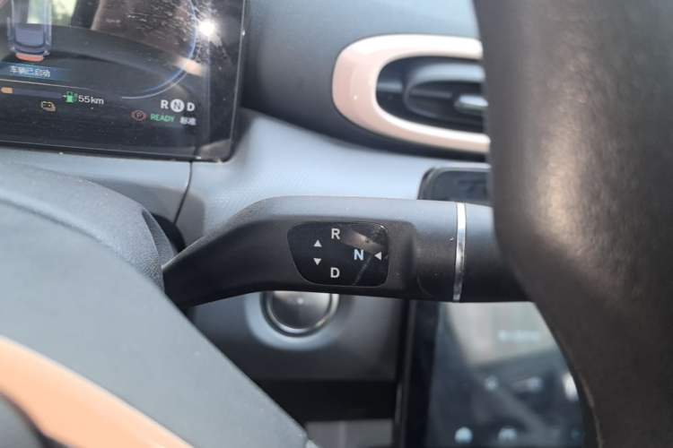 Used Leapmotor T03 2021 400 Comfort Edition Gear Lever