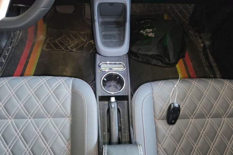 Used Leapmotor T03 2021 400 Comfort Edition Gear Lever