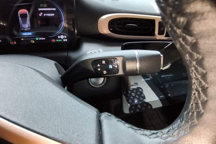 Used Leapmotor T03 2021 400 Luxury Edition Gear Lever