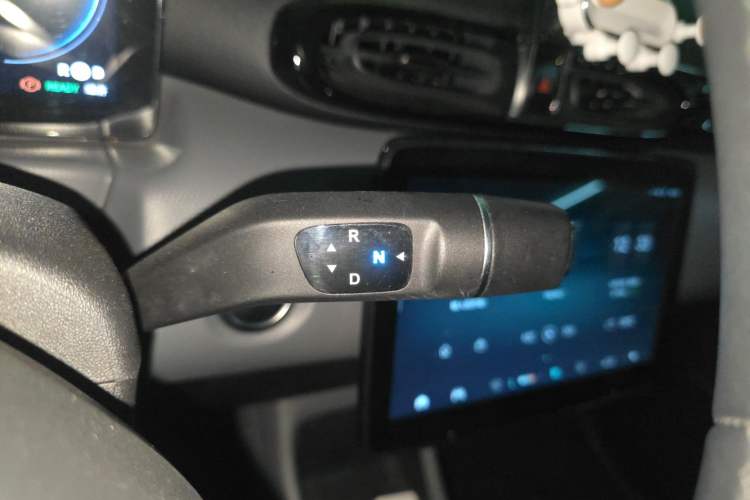 Used Leapmotor T03 2021 400 Luxury Pro Edition Gear Lever