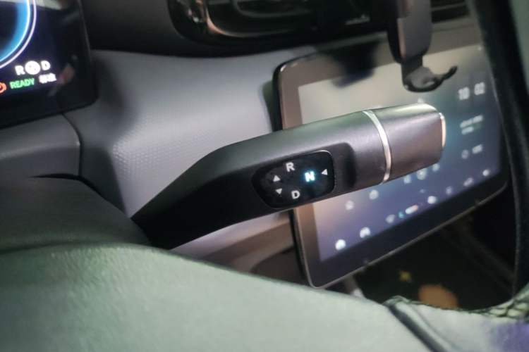 Used Leapmotor T03 2021 400 Luxury Pro Edition Gear Lever