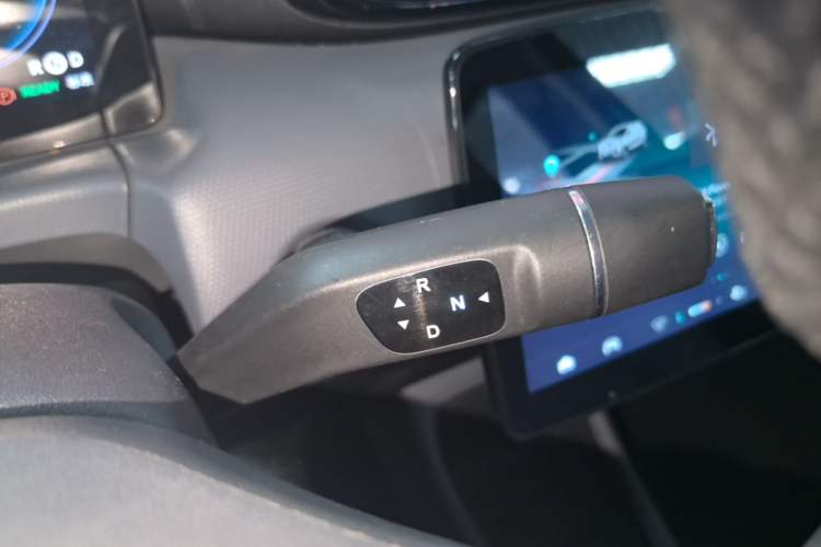 Used Leapmotor T03 2021 400 Luxury Edition Gear Lever