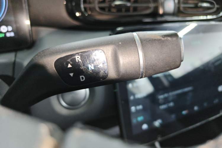 Used Leapmotor T03 2021 400 Luxury Pro Edition Gear Lever