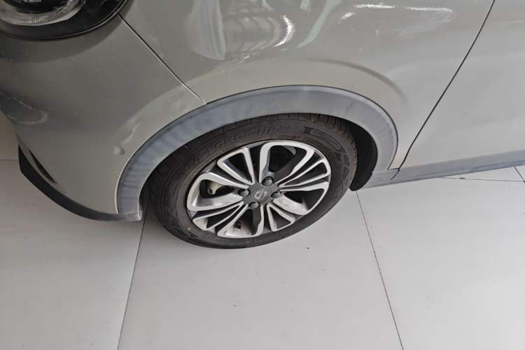 Used Leapmotor T03 2021 400 Luxury Edition Left Front Wheel Hub