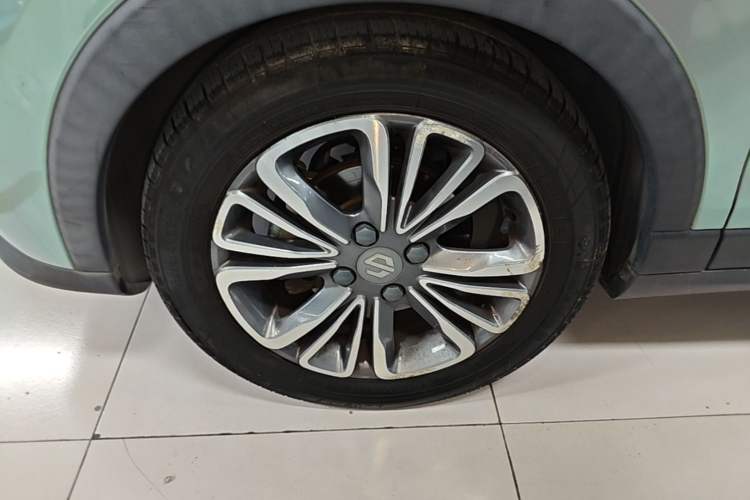 Used Leapmotor T03 2021 400 Luxury Pro Edition Left Front Wheel Hub