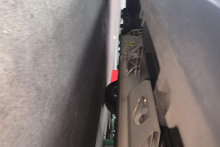Used Leapmotor T03 2021 400 Luxury Edition Left Side Sill