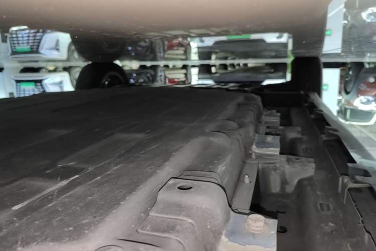 Used Leapmotor T03 2021 400 Luxury Pro Edition Left Side Sill