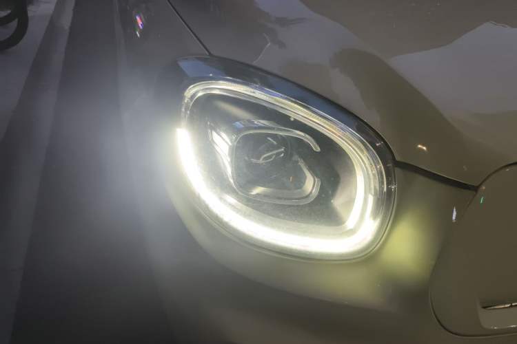 Used Leapmotor T03 2021 400 Luxury Pro Edition Right Front Headlight