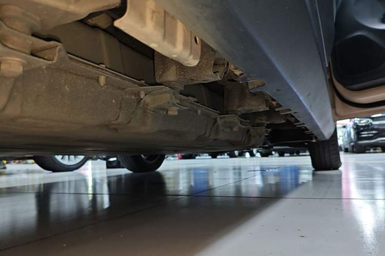 Used Leapmotor T03 2021 400 Luxury Pro Edition Right Side Sill