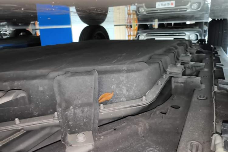 Used Leapmotor T03 2021 400 Luxury Pro Edition Right Side Sill