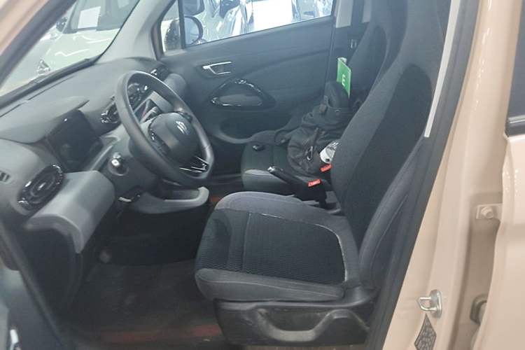 Used Leapmotor T03 2021 400 Lite Edition - Lithium-Ion Battery Left Front Seat