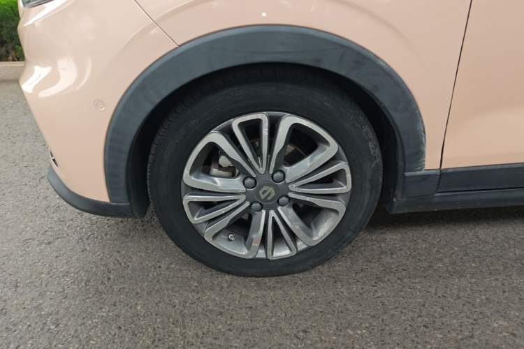 Used Leapmotor T03 2021 400 Luxury Edition Left Front Wheel Hub