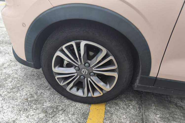 Used Leapmotor T03 2021 400 Luxury Pro Edition Left Front Wheel Hub