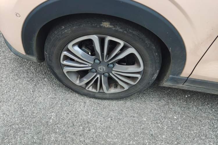 Used Leapmotor T03 2021 400 Luxury Edition Left Front Wheel Hub