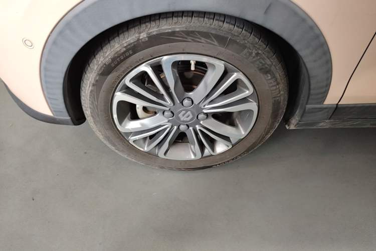 Used Leapmotor T03 2021 400 Luxury Edition Left Front Wheel Hub