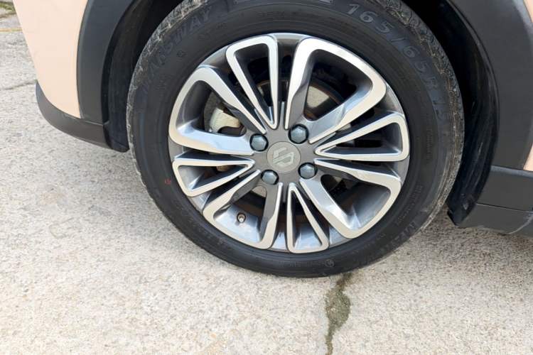 Used Leapmotor T03 2021 400 Luxury Edition Left Front Wheel Hub