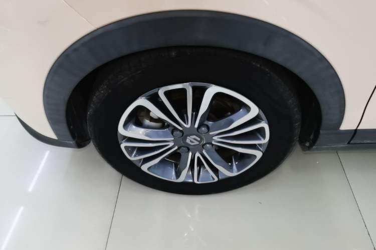 Used Leapmotor T03 2021 400 Lite Edition - Lithium-Ion Battery Left Front Wheel Hub