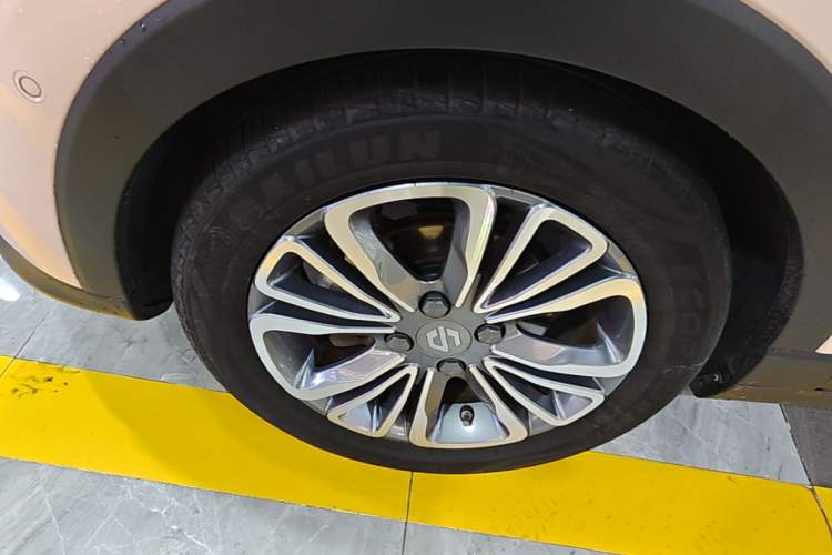 Used Leapmotor T03 2021 400 Luxury Pro Edition Left Front Wheel Hub