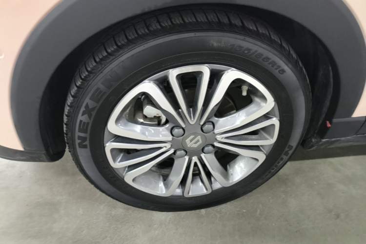 Used Leapmotor T03 2021 400 Luxury Pro Edition Left Front Wheel Hub