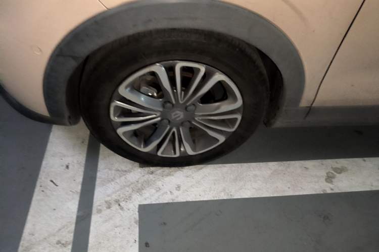 Used Leapmotor T03 2021 400 Luxury Edition Left Front Wheel Hub