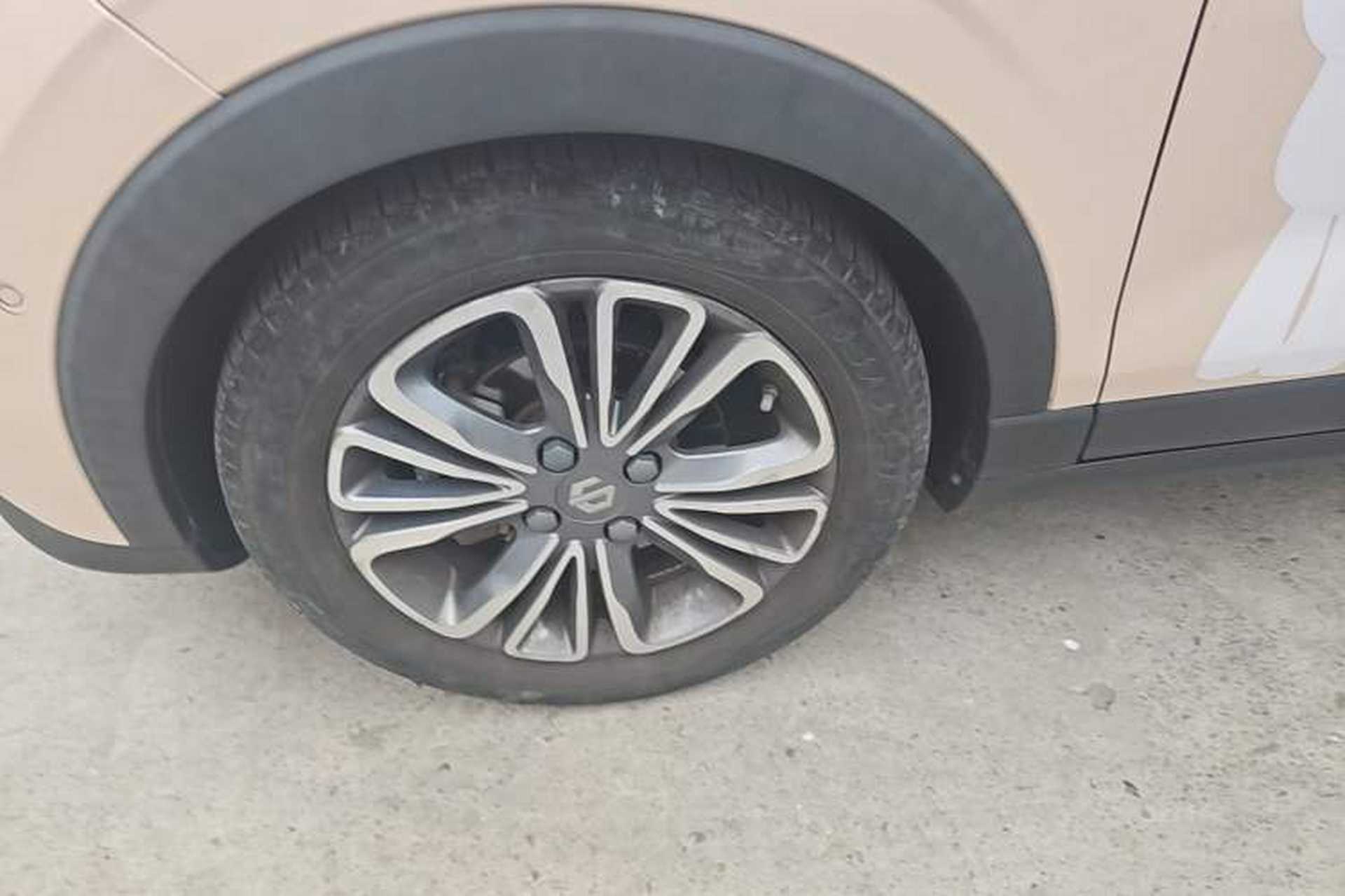 Used Leapmotor T03 2021 400 Luxury Pro Edition Left Front Wheel Hub