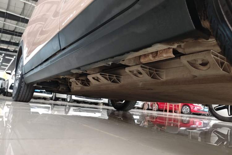 Used Leapmotor T03 2021 400 Luxury Edition Left Side Sill