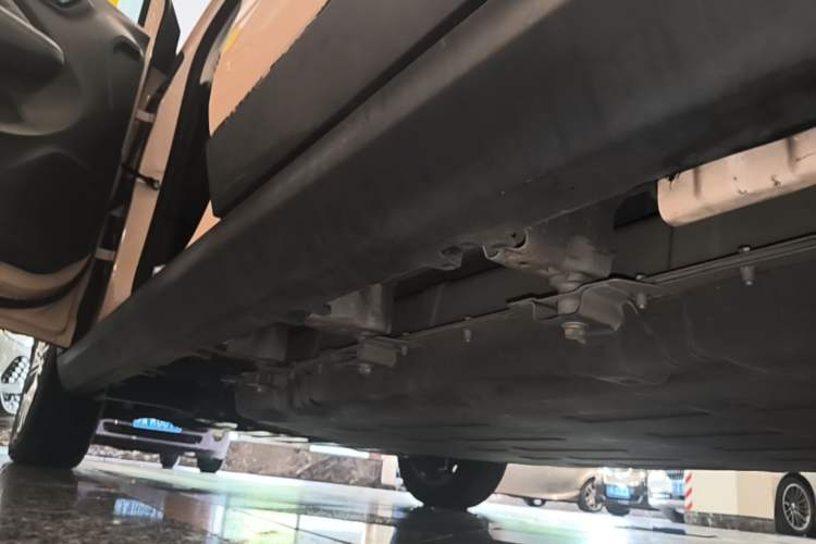 Used Leapmotor T03 2021 400 Luxury Pro Edition Left Side Sill
