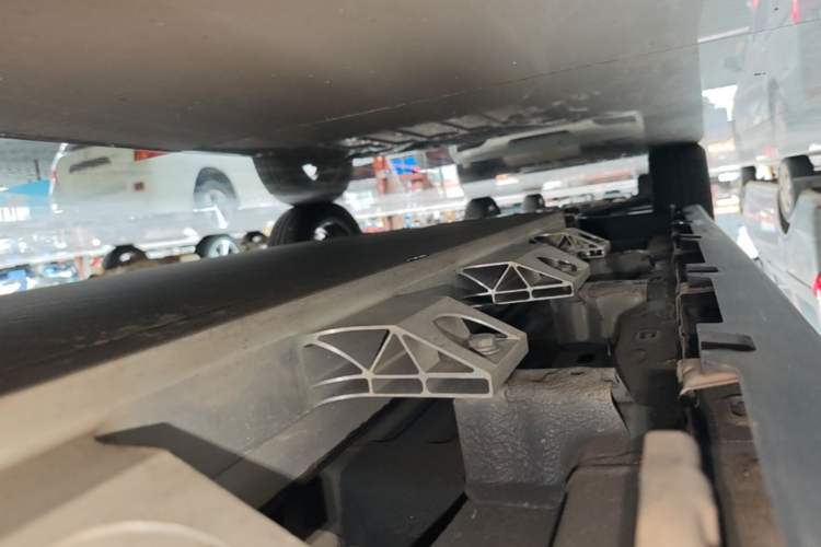 Used Leapmotor T03 2021 400 Luxury Pro Edition Left Side Sill
