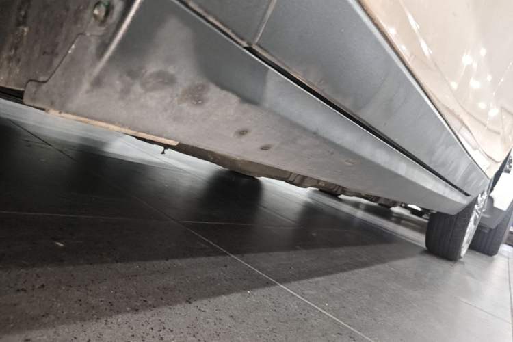 Used Leapmotor T03 2021 400 Lite Edition Lithium Iron Phosphate Left Side Sill