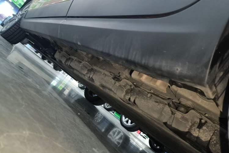 Used Leapmotor T03 2021 400 Luxury Pro Edition Left Side Sill