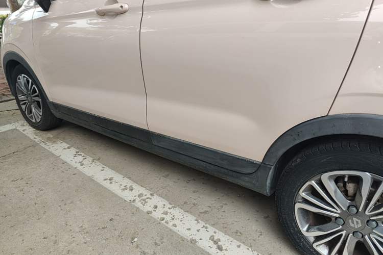 Used Leapmotor T03 2021 400 Luxury Pro Edition Left Side Sill