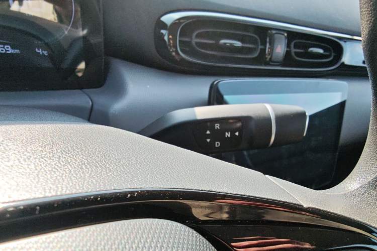 Used Leapmotor T03 2021 400 Comfort Edition Gear Lever