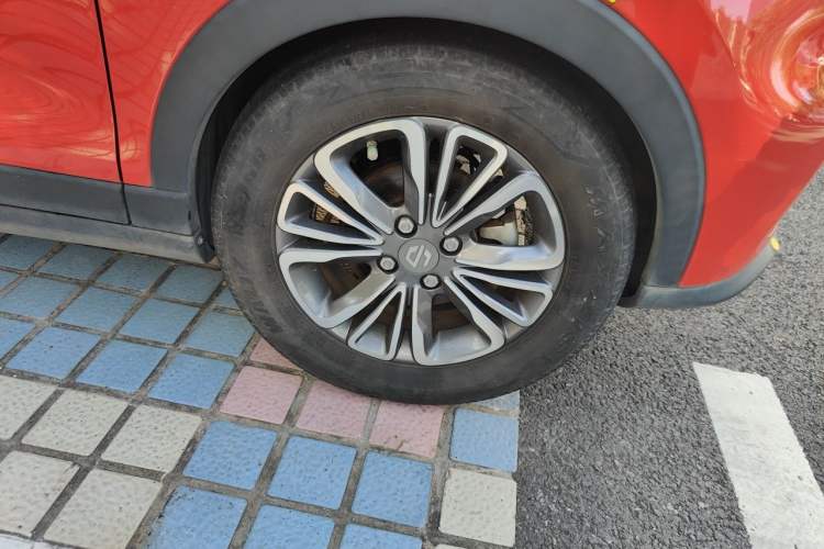 Used Leapmotor T03 2021 400 Micro-Sugar Version Right Front Wheel Hub