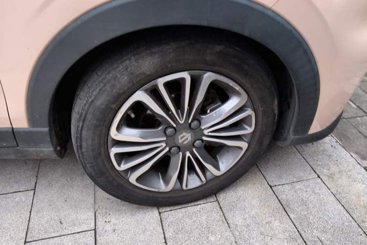 Used Leapmotor T03 2021 400 Micro-Sugar Version Right Front Wheel Hub