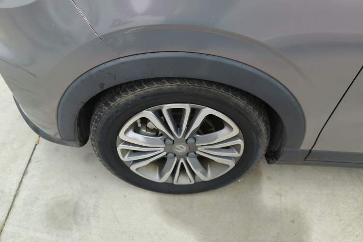 Used Leapmotor T03 2021 400 Lite Edition - Lithium-Ion Battery Left Front Wheel Hub