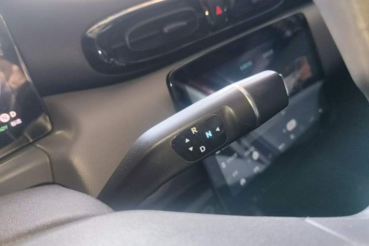 Used Leapmotor T03 2021 400 Comfort Edition Gear Lever