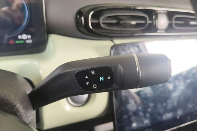 Used Leapmotor T03 2021 400 Luxury Edition Gear Lever