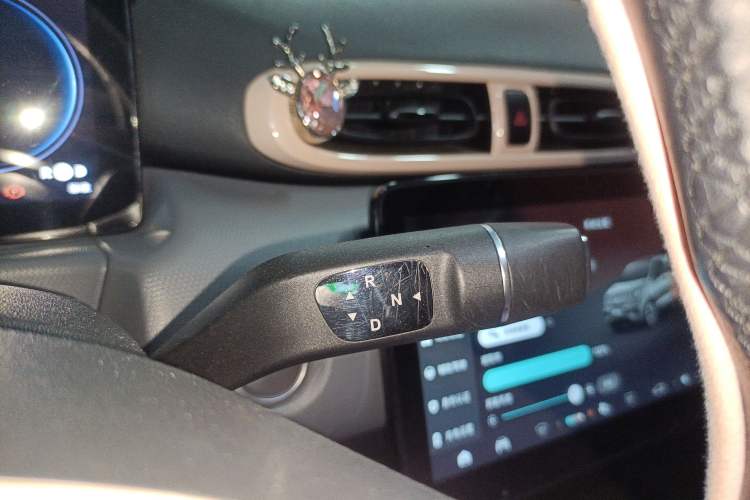 Used Leapmotor T03 2021 400 Luxury Edition Gear Lever