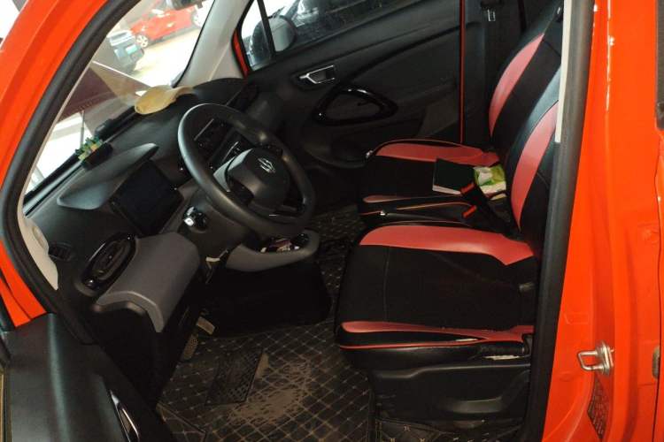 Used Leapmotor T03 2021 400 Lite Edition - Lithium-Ion Battery Left Front Seat