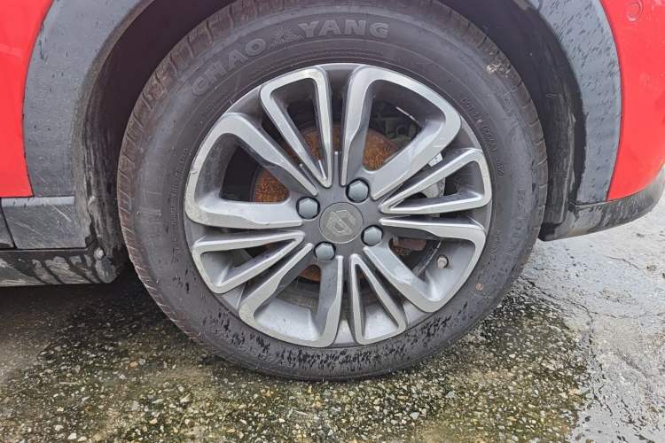 Used Leapmotor T03 2021 400 Luxury Edition Right Front Wheel Hub