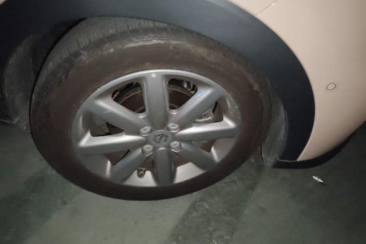 Used Leapmotor T03 2021 400 Luxury Edition Right Front Wheel Hub