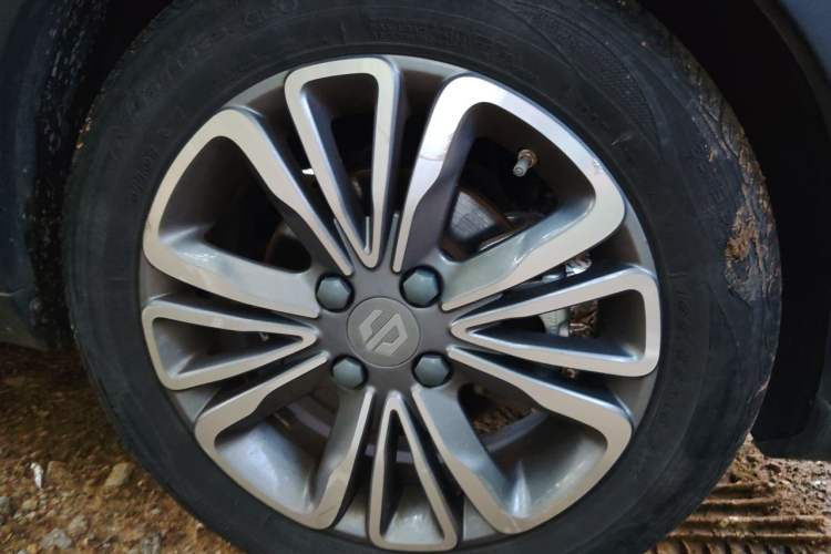 Used Leapmotor T03 2021 400 Micro-Sugar Version Right Front Wheel Hub